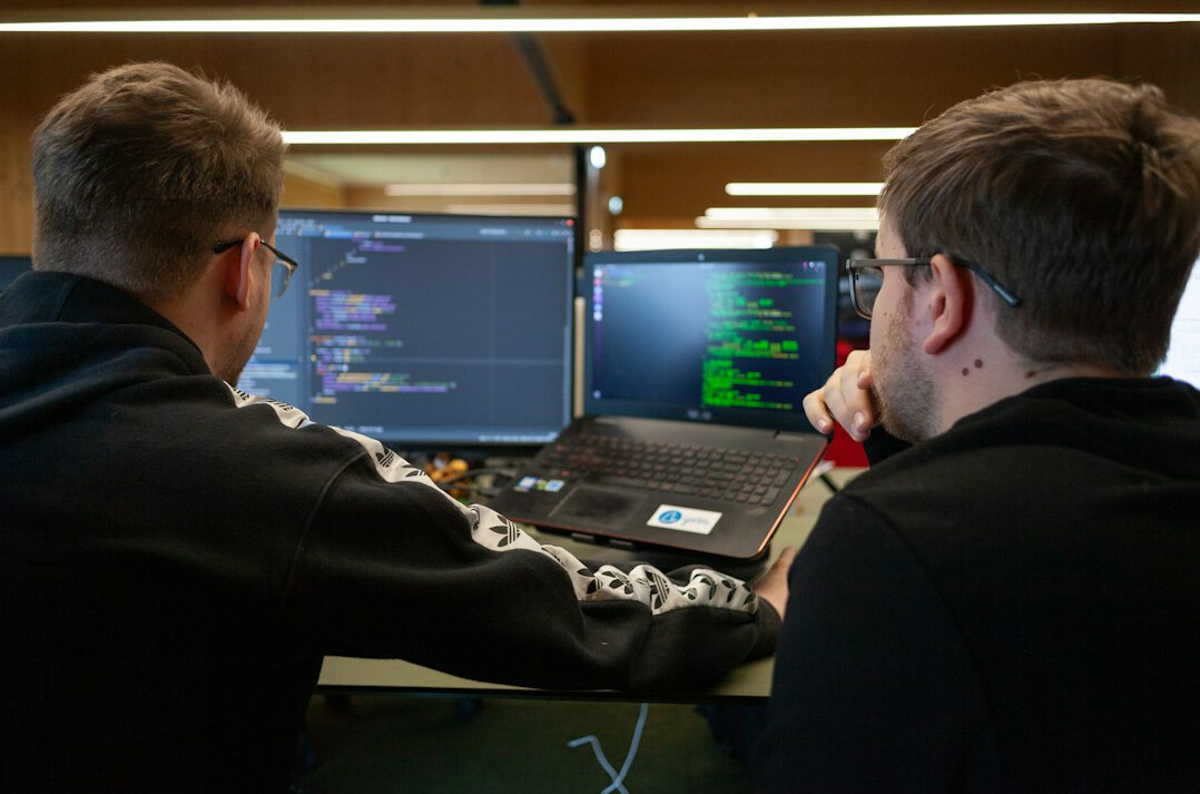 programming students in class